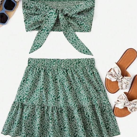 SHEIN WYWH Ditsy Floral Print Knot Front Crop Tube Top & Ruffle Hem Skirt SizeXS - Picture 2 of 2
